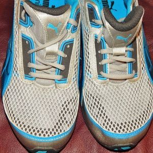 Women running athletic shoes Puma blue silver 9 DISCOUNT SHIPPING!